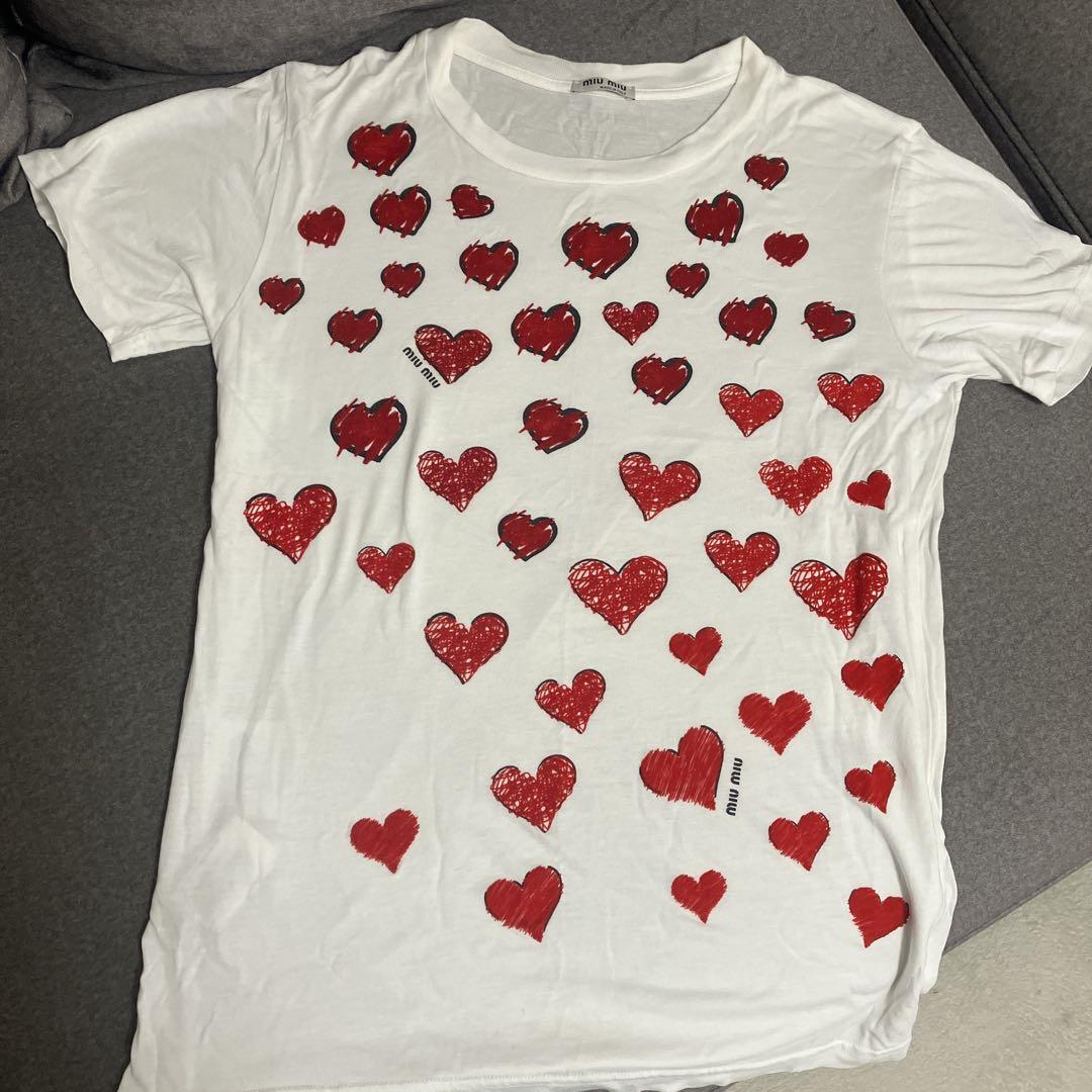 六月まで出品❗️【miu miu 美品】ハート柄 ブラック Tシャツ