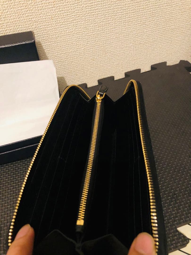 【極美品】プラダ 長財布 三角ロゴ サフィアーノレザー 黒 1ML506 QHH 楽天市場】プラダ 財布 長財布 サフィアーノトライアングルロゴ
