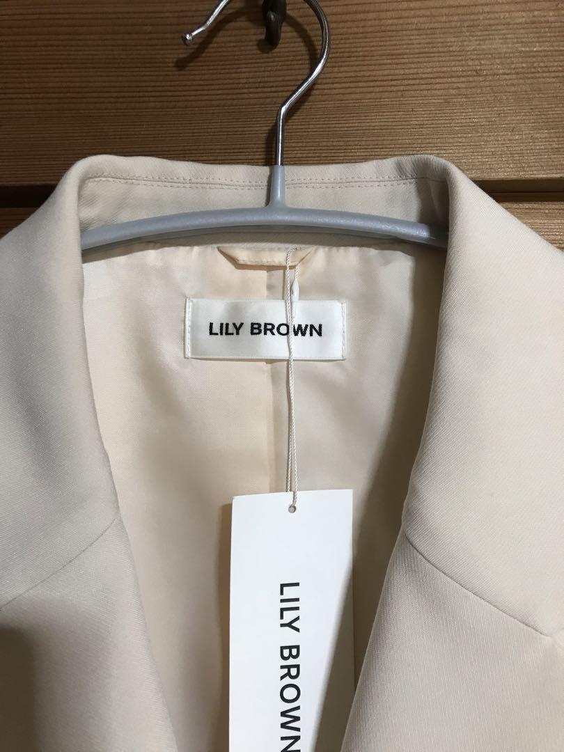 Lily Brown ベージュ ダブルブレストジャケット