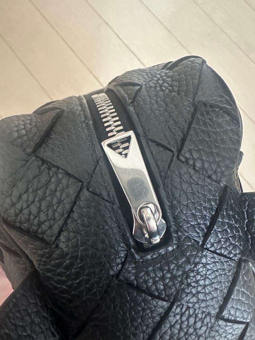 Bottega Veneta イントレチャート トラベルポーチ　ブラック