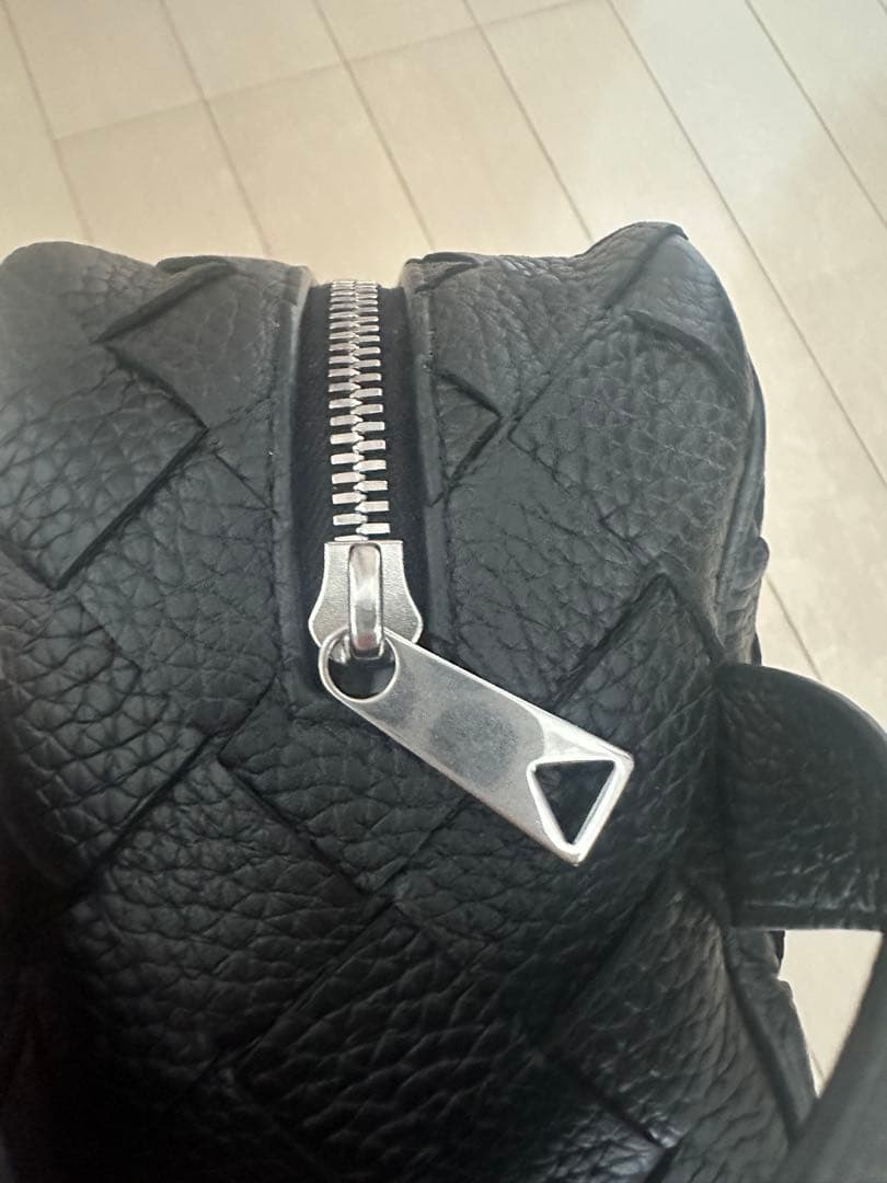 Bottega Veneta イントレチャート トラベルポーチ　ブラック