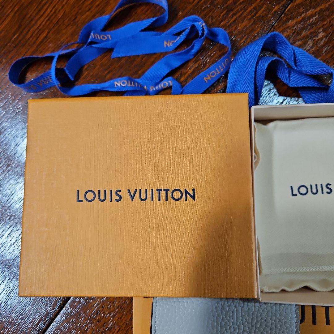 Louis Vuitton新品未使用】 三つ折り財布  ポルトフォイユカプシーヌ