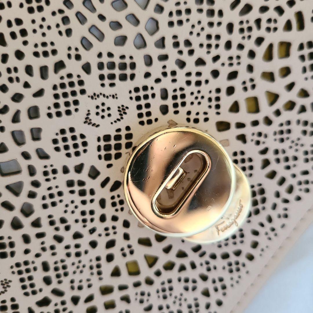 美品　Salvatore Ferragamo チェーンバッグ　ポシェット