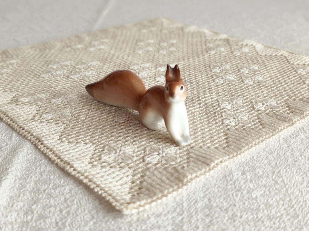 【snowmkuさま】old pottery ❀ ふんわりしっぽ赤茶色のリスさん