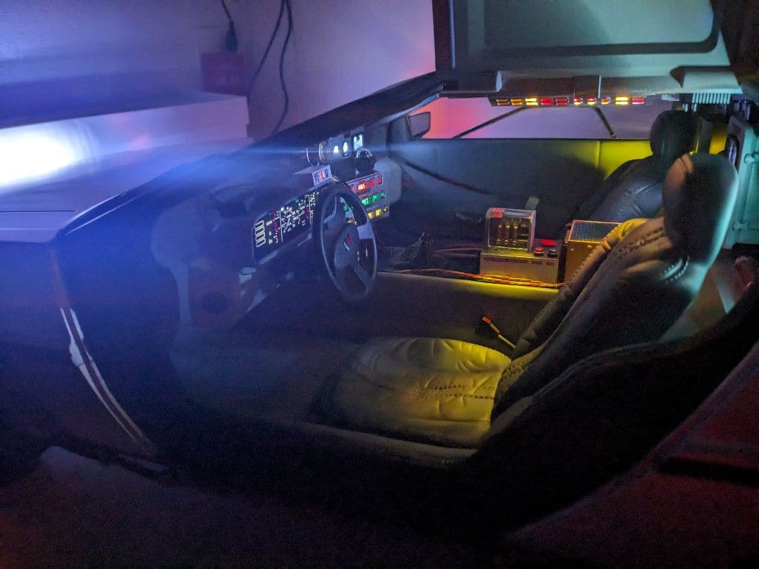 バックトゥーザフューチャーデロリアン 模型 バックトゥーザフューチャーデロリアン 模型