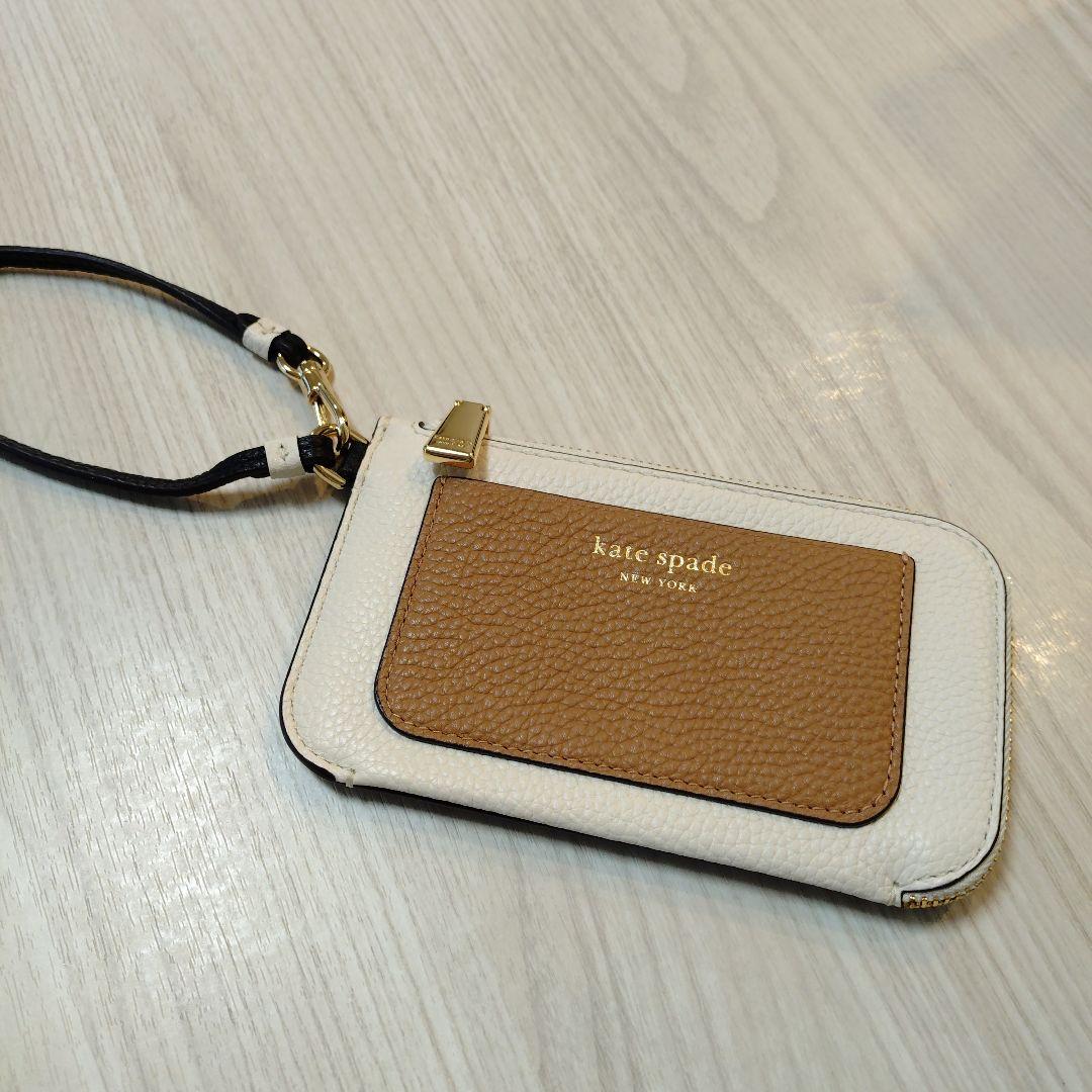 kate spade フラグメントケース ストラップ付き
