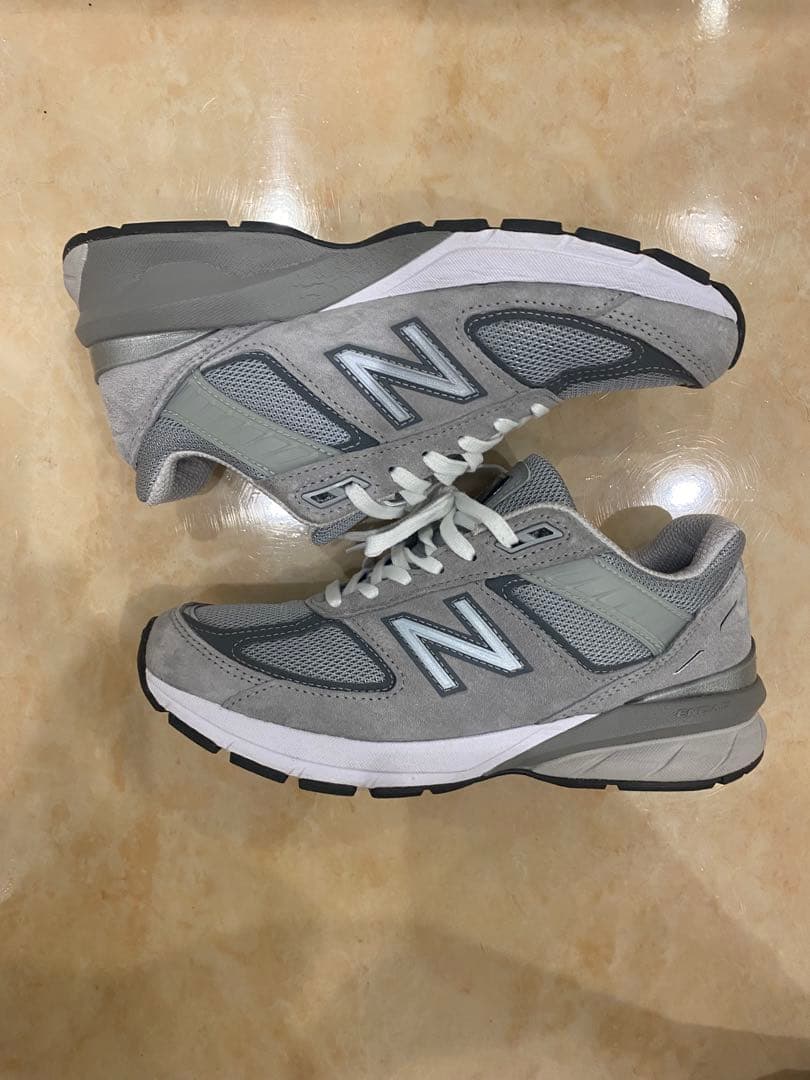 ロナウド様専用New Balance 990v5 グレー25センチ ロナウド様専用New Balance 990v5 グレー25センチ