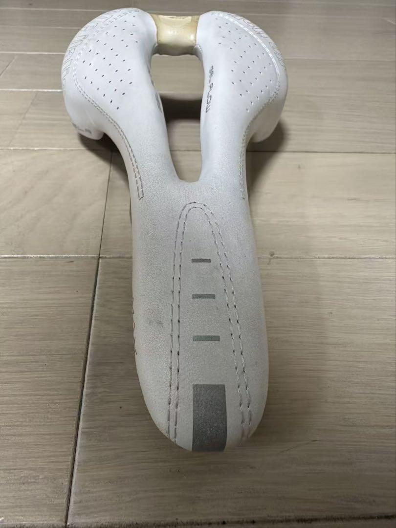 SELLE ITALIA セライタリア　MAX SLR Gel FLOW サドル