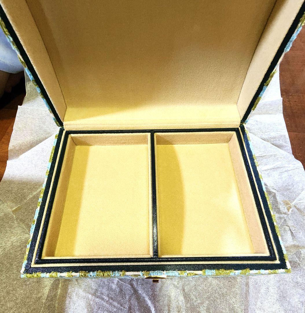 【新品未使用】 資生堂 花椿会 エメロードクラス記念品 ファンタジーケース