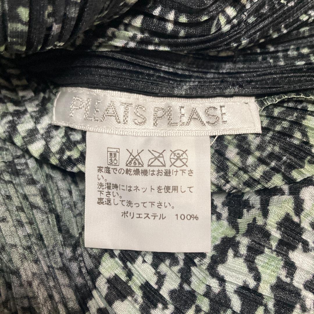 【美品】ISSEI　MIYAKE　プリーツプリーズ　ノースリーブワンピース　３