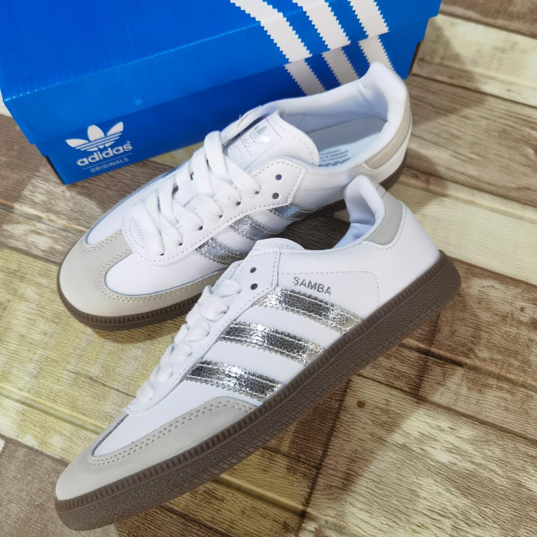 adidas Samba ホワイト/シルバー スニーカー　24cm