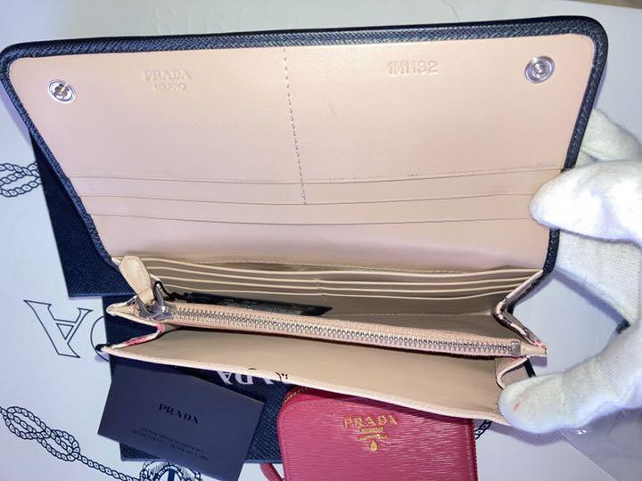 新品☆プラダ PRADA☆花がら&花柄&二折☆フラップ☆ 新品☆プラダ PRADA☆花がら&花柄&二折☆フラップ☆