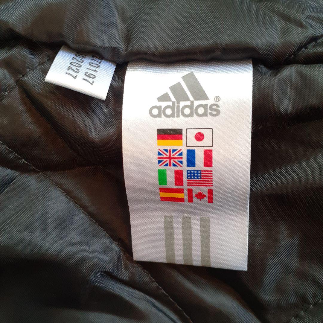 本日お値打ち‼️adidas キッズベンチコートふかふか❤️