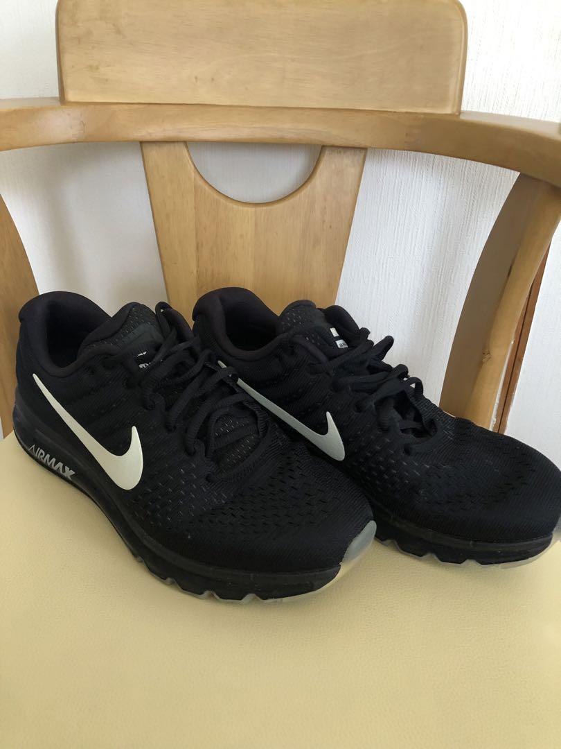 Nike Air Max ブラック ランニングシューズ