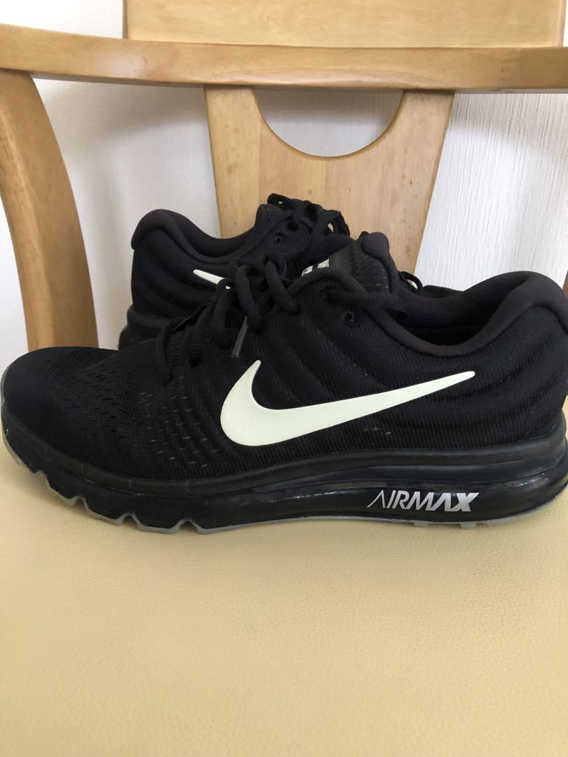 Nike Air Max ブラック ランニングシューズ