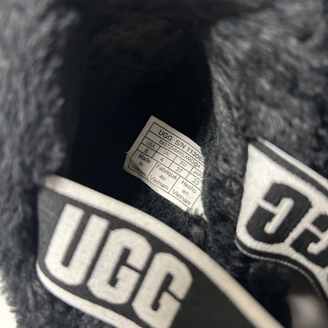 【美品】UGG ブラック スリッパ　サンダル