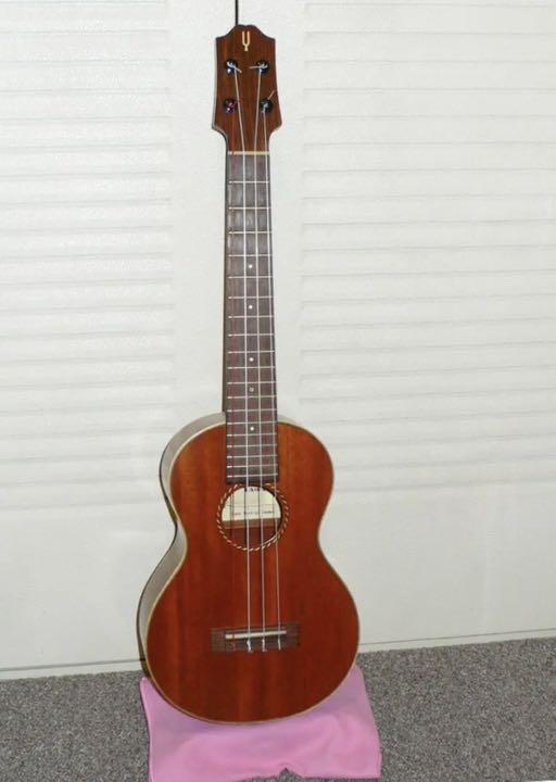 ヤマネギターズ　コンサートサイズウクレレYAMANE GUITARS