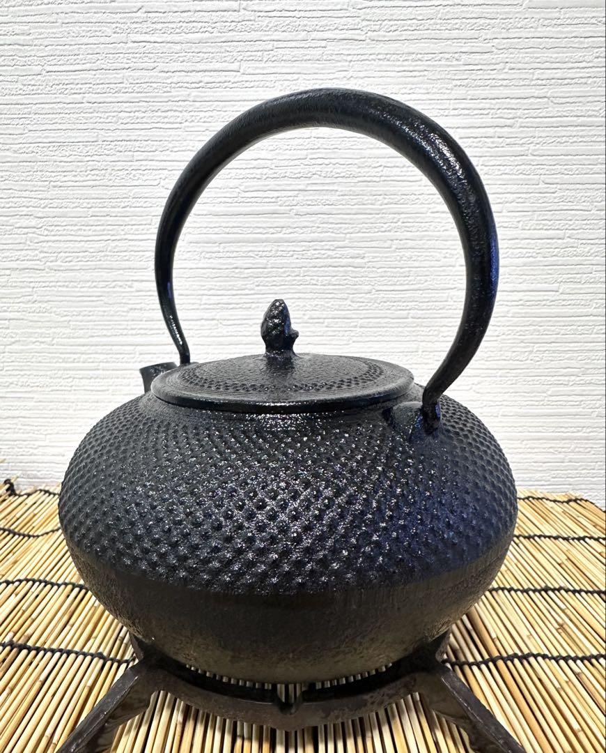 新品、未使用品　南部運南堂鍋元造　１５型アラレ　南部鉄瓶　南部鉄器　調理器具 USED品 南部運南堂鍋元造 15型アラレ 南部鉄瓶 南部鉄器