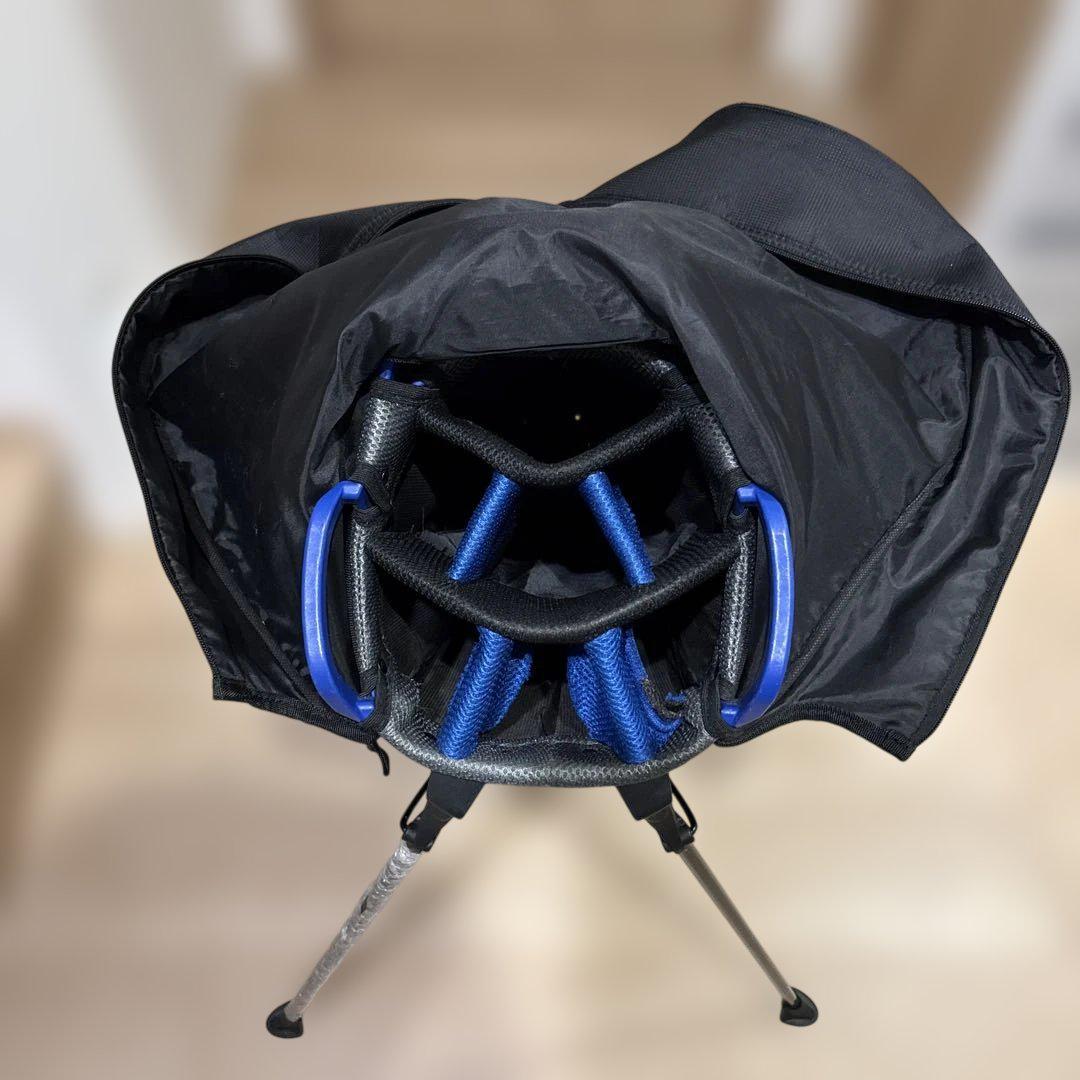 TaylorMade スタンド式　軽量　キャディバッグ 黒/青