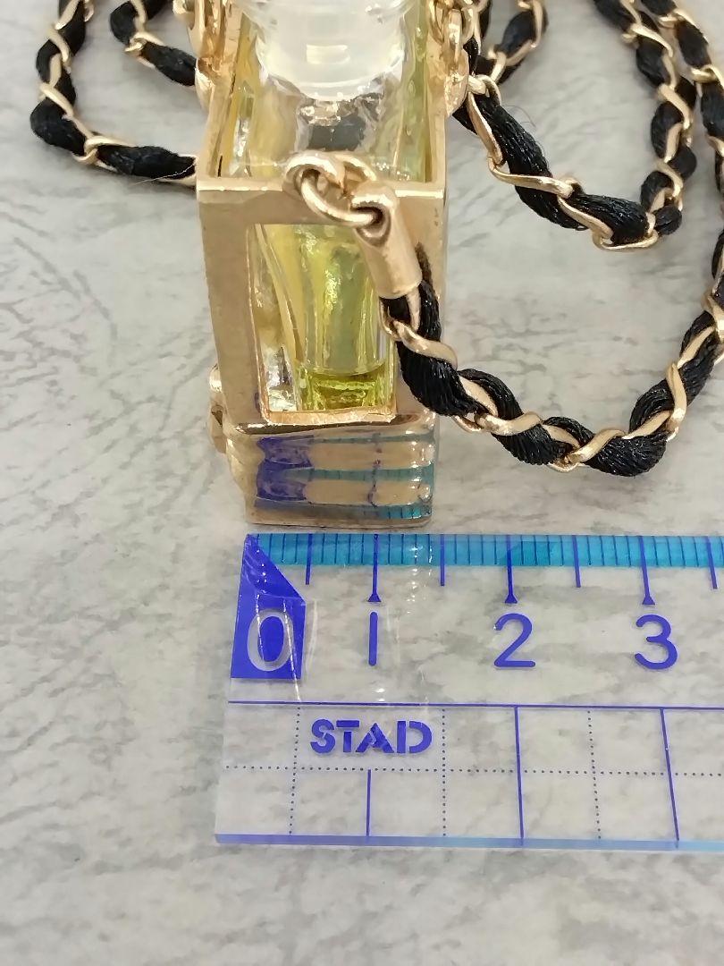 CHANEL　携帯香水 ペンダント　　中古品