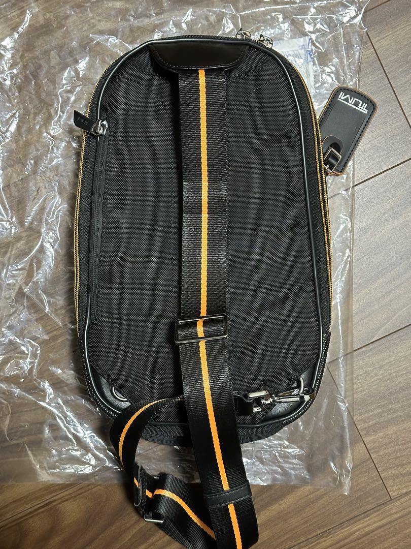 TUMI ヴェロシティ ボディーバック