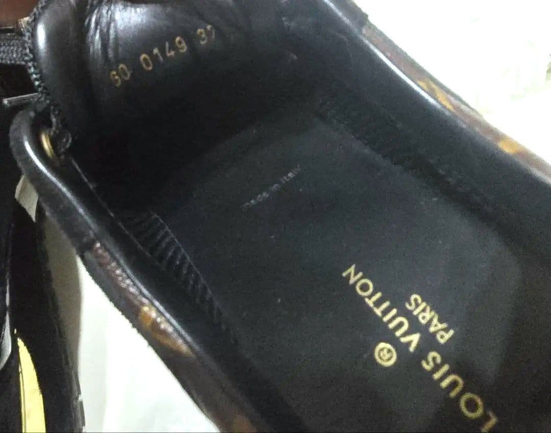 LOUIS VUITTON ルイヴィトン ランアウェイ モノグラム スニーカー