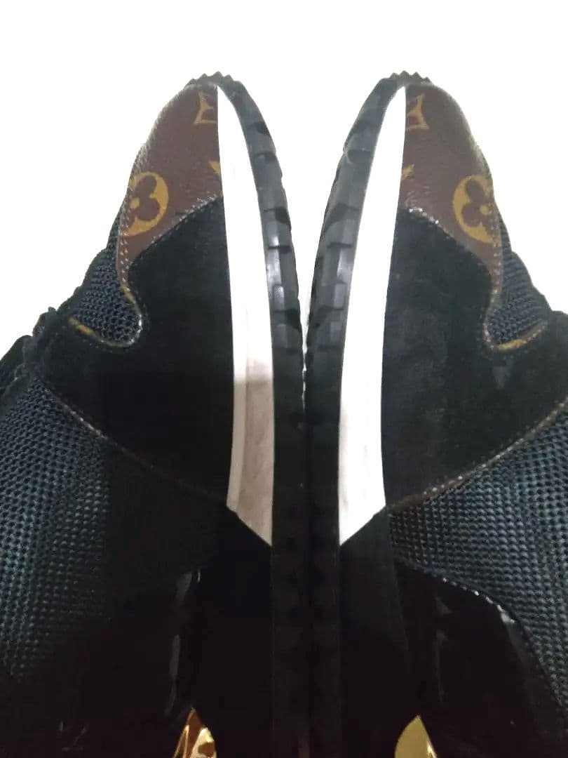 LOUIS VUITTON ルイヴィトン ランアウェイ モノグラム スニーカー