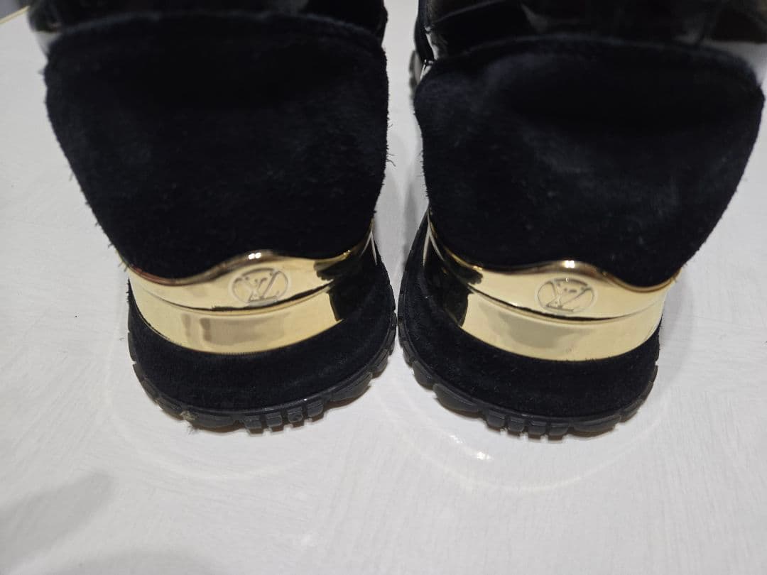 LOUIS VUITTON ルイヴィトン ランアウェイ モノグラム スニーカー