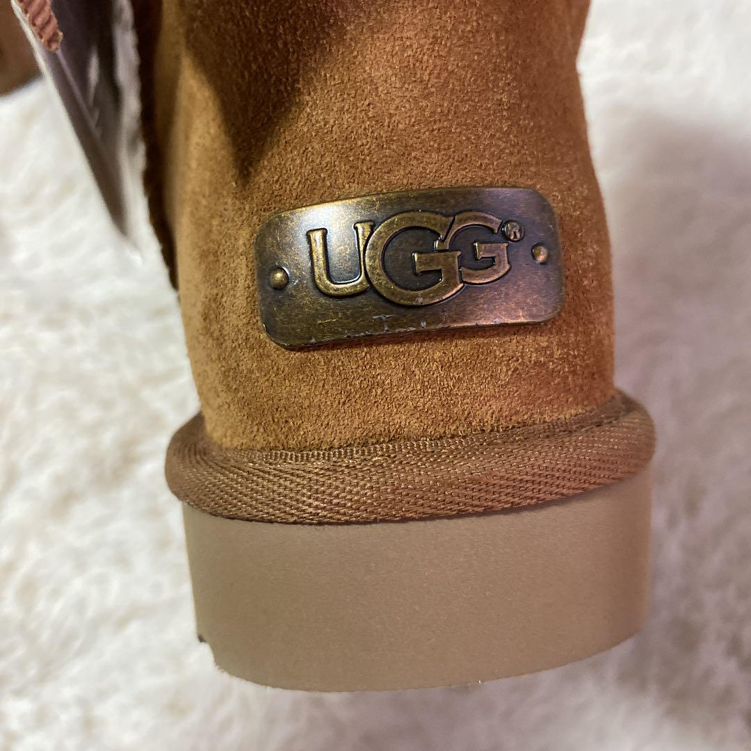 UGG