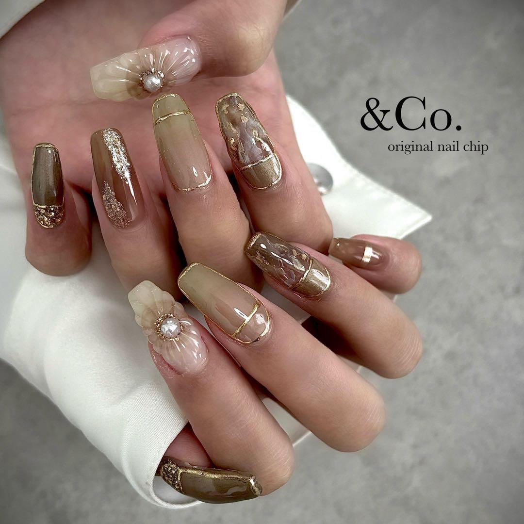 &Co. 高品質ネイルチップ【ニュアンス×ぷっくりフラワー】