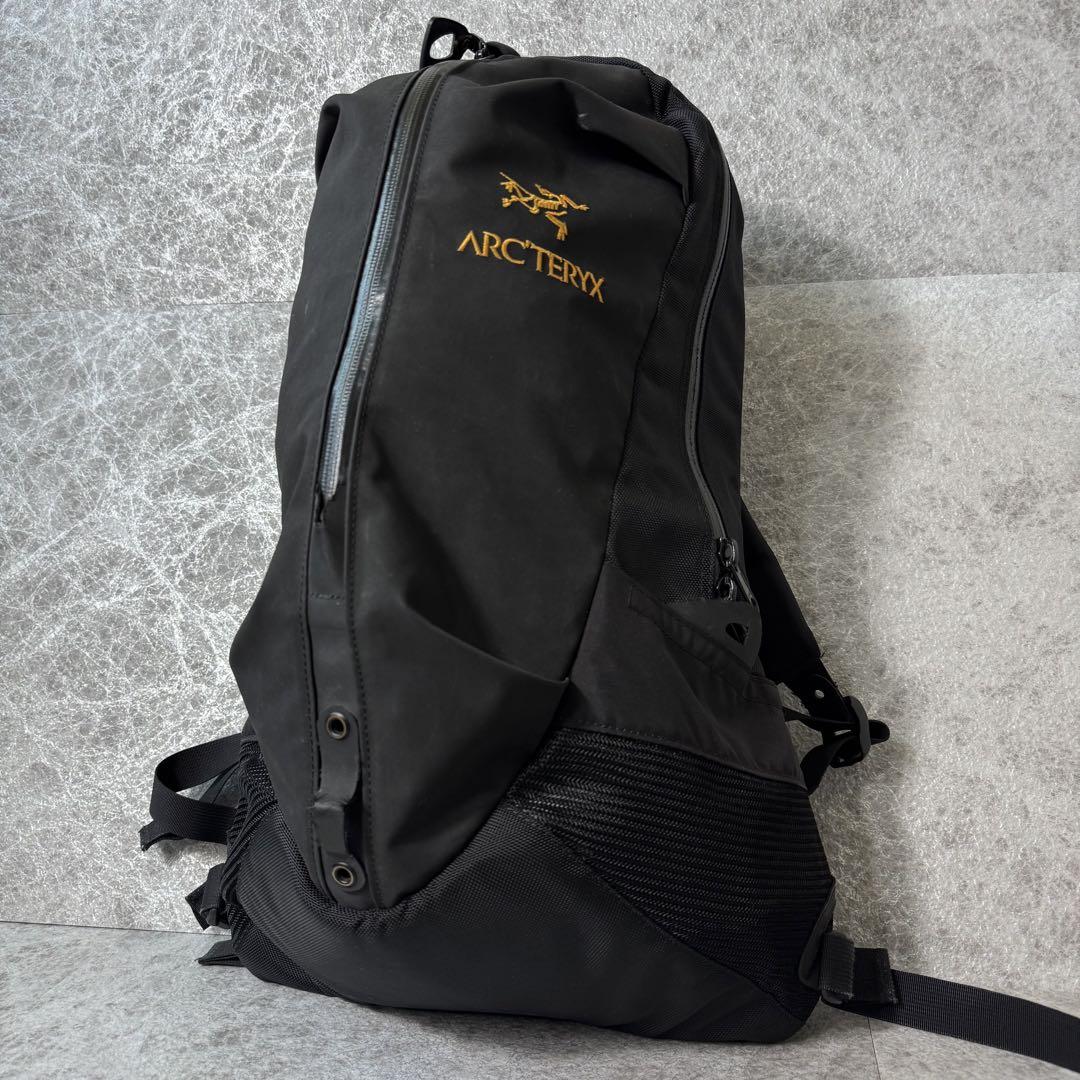 外観美品 アークテリクス ARRO22 バックパック 廃盤品 金ロゴ ブラック