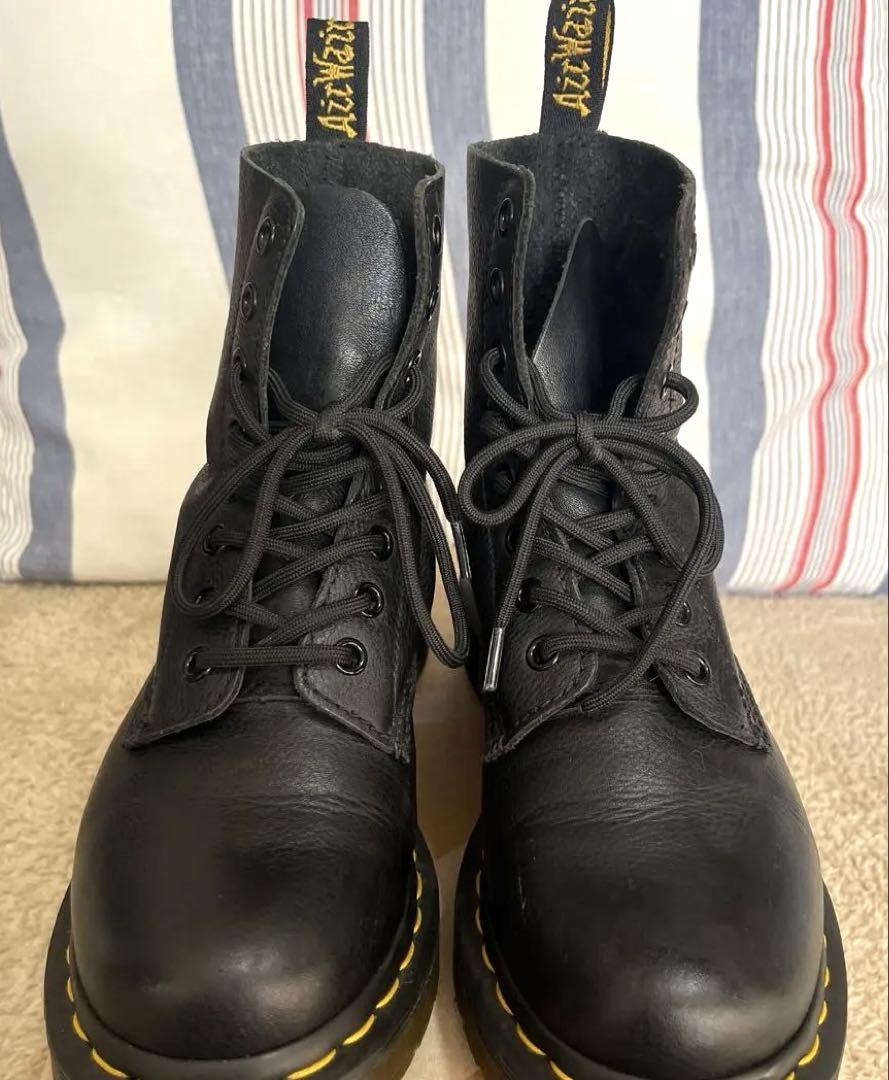Dr.Martens 8ホールソフトレザー ブーツ ブラック