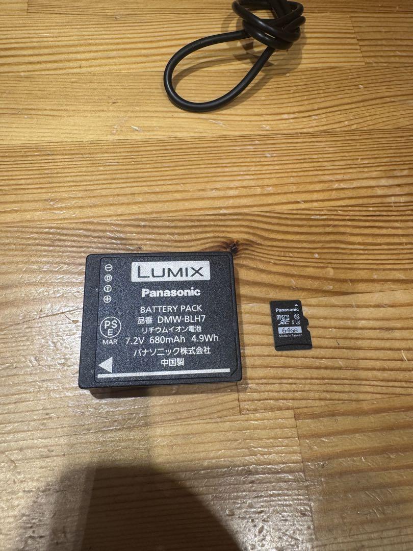 LUMIX ミラーレスカメラ DC-GF9W