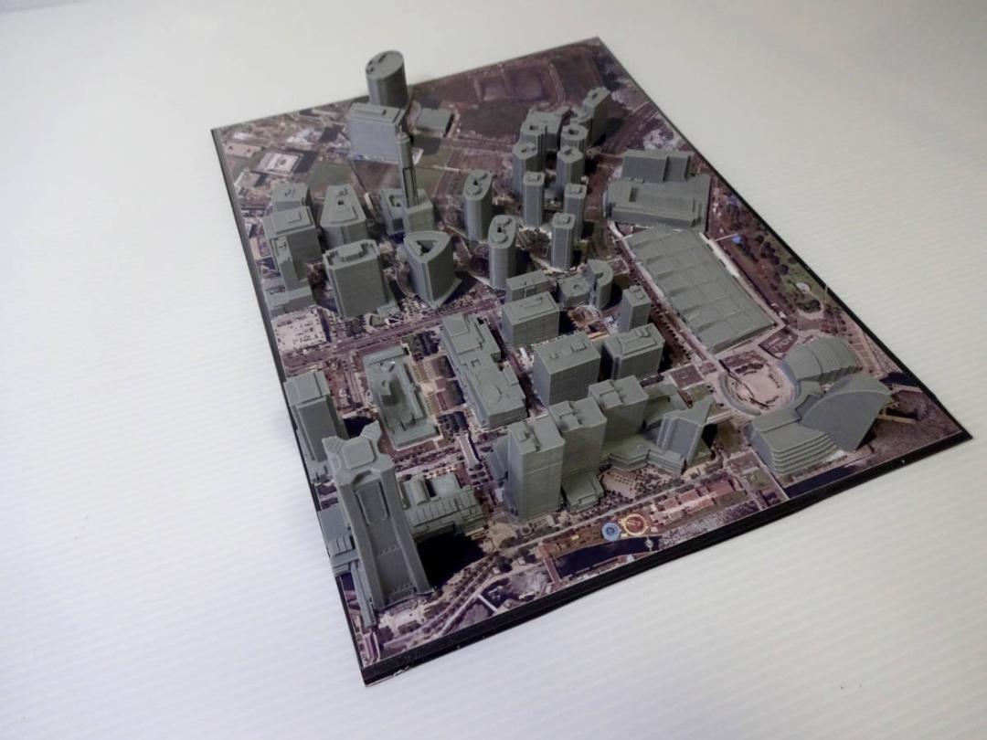 依頼品　越谷市　北越谷駅３D都市データを活用した都市模型　(透明ケース付) 61TeK4Imb2L._UF350,350_QL50_.jpg