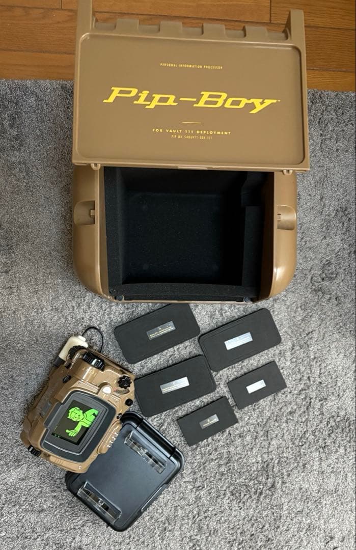 カプセルケース Pip-Boy本体やや傷や汚れあり