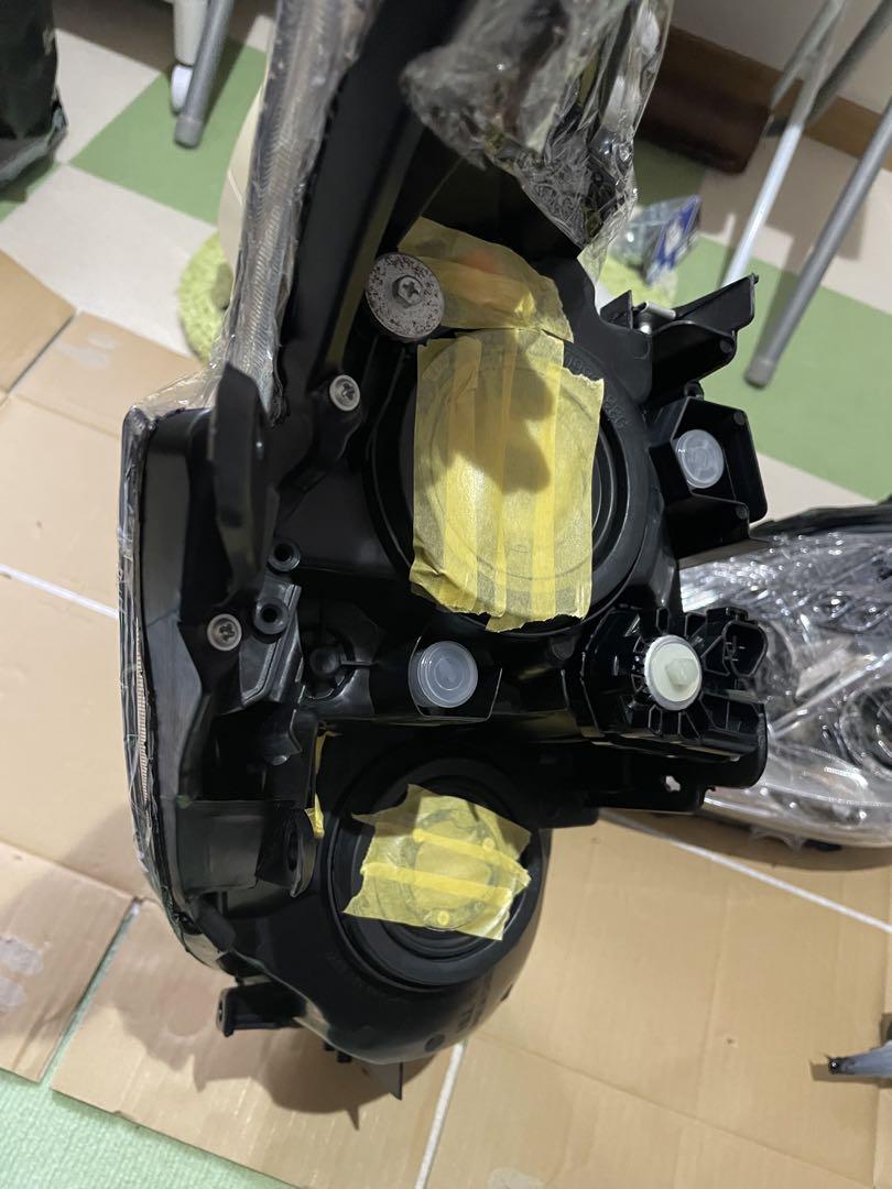30系プリウス USタイプヘッドライト　未使用に近い