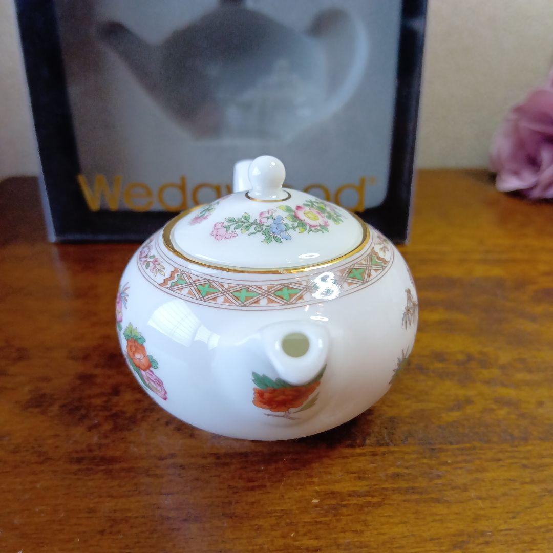 ウェッジウッド 黒壺 クタニクレーン ミニチュアティーポット 箱入り