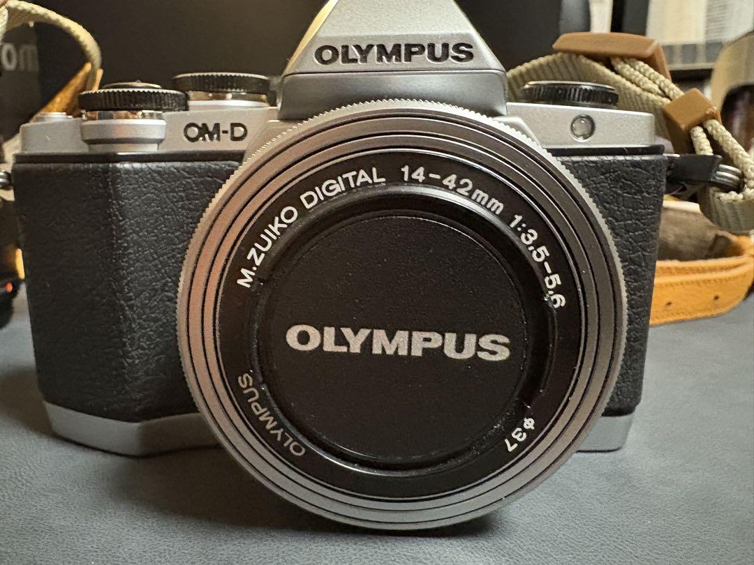 OLYMPUS OM-D E-M10 オリンパス一眼レフカメラ