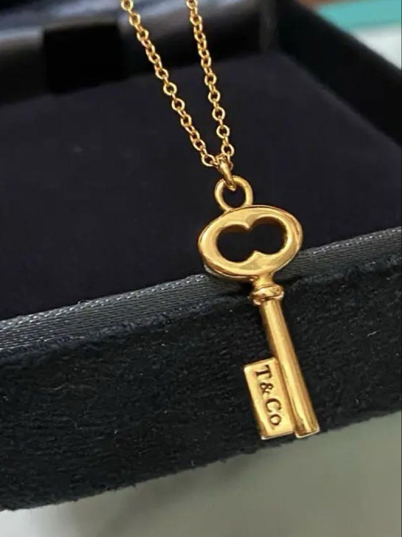 美品tiffanyオーバルキーk18ゴールドネックレス