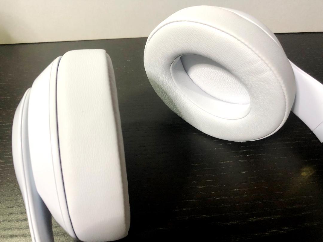 ①Beats Studio3 wireless・バッテリー・イヤーパッド新品