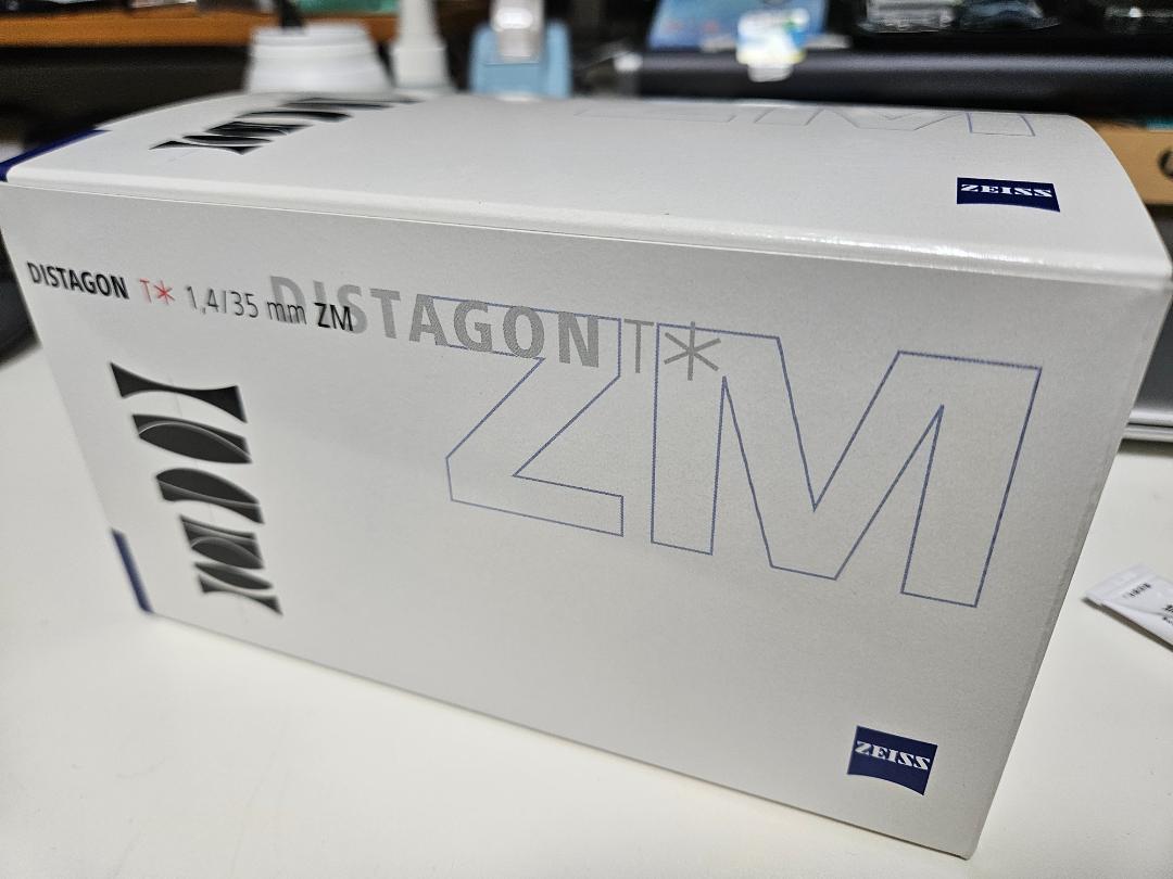 カールツァイス Distagon T* 1.4/35 ZM [シルバー]