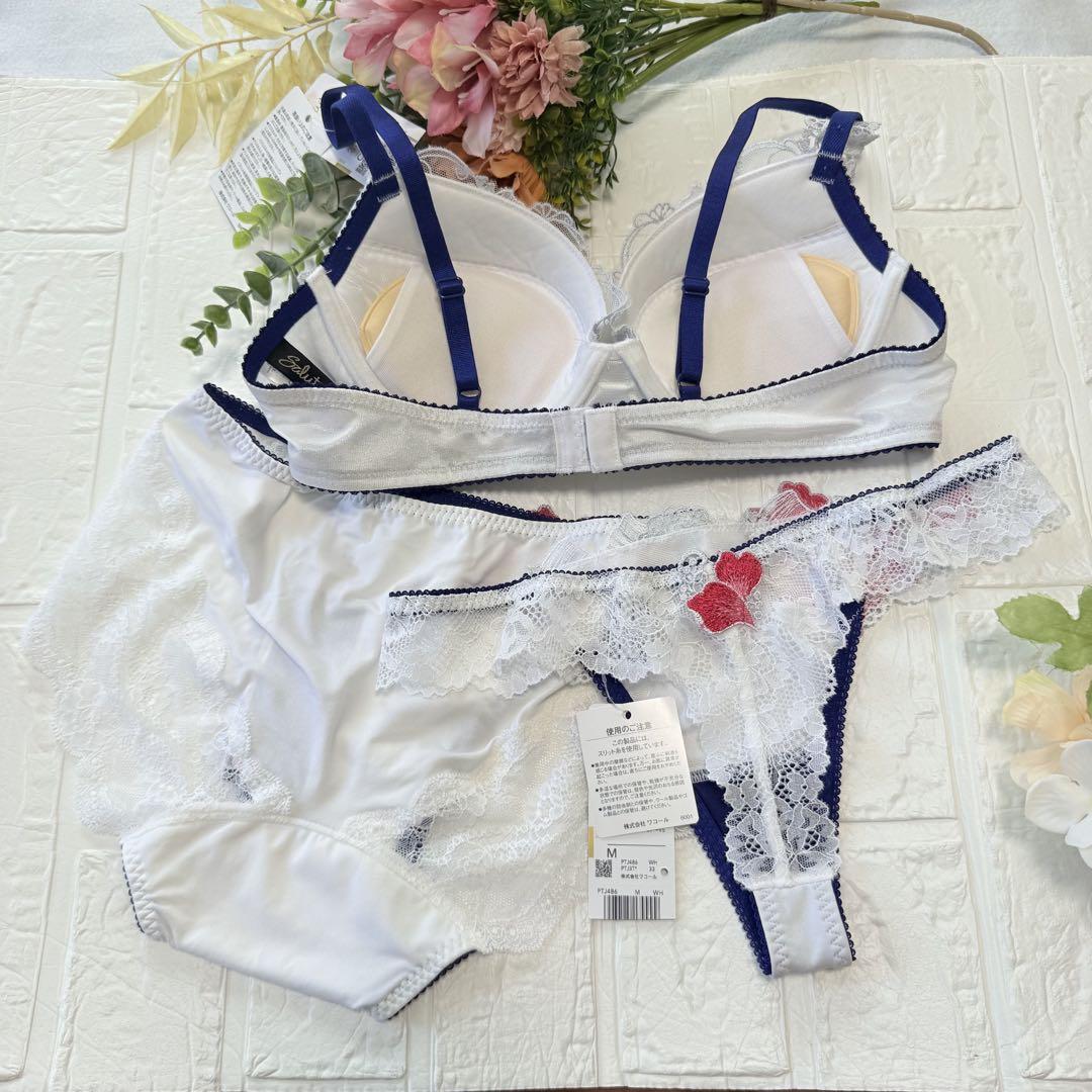 サルート/リボンの騎士　D65＆ソングショーツM　WH　86G ☆新品 M サルート 86G Tバック ソング WH リボンの騎士 - メルカリ
