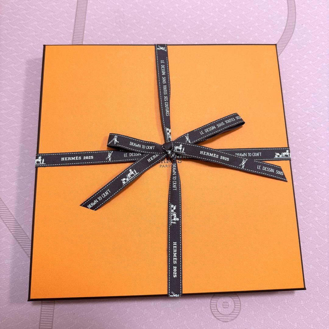 新品未使用　エルメス　HERMES カレ 90 《ペガサスのように自由に》