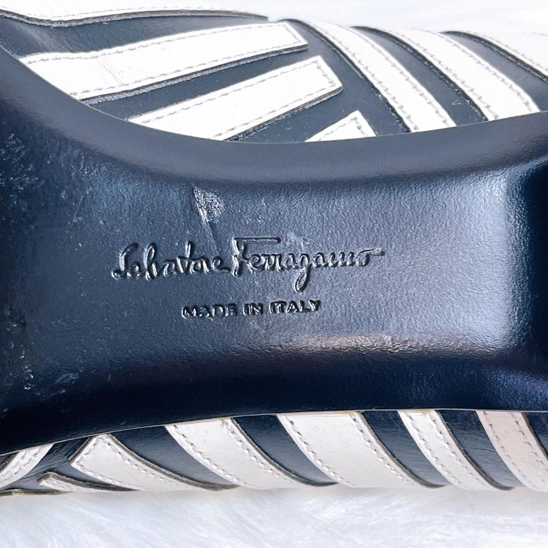 フェラガモ フラットシューズ ヴァラリボン ストライプ レザー 白黒 フェラガモ フラットシューズ ヴァラリボン ストライプ レザー 白黒