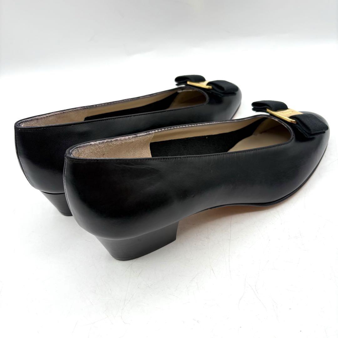 美品 salvatore ferragamo ヴァラリボン パンプス 【7C】