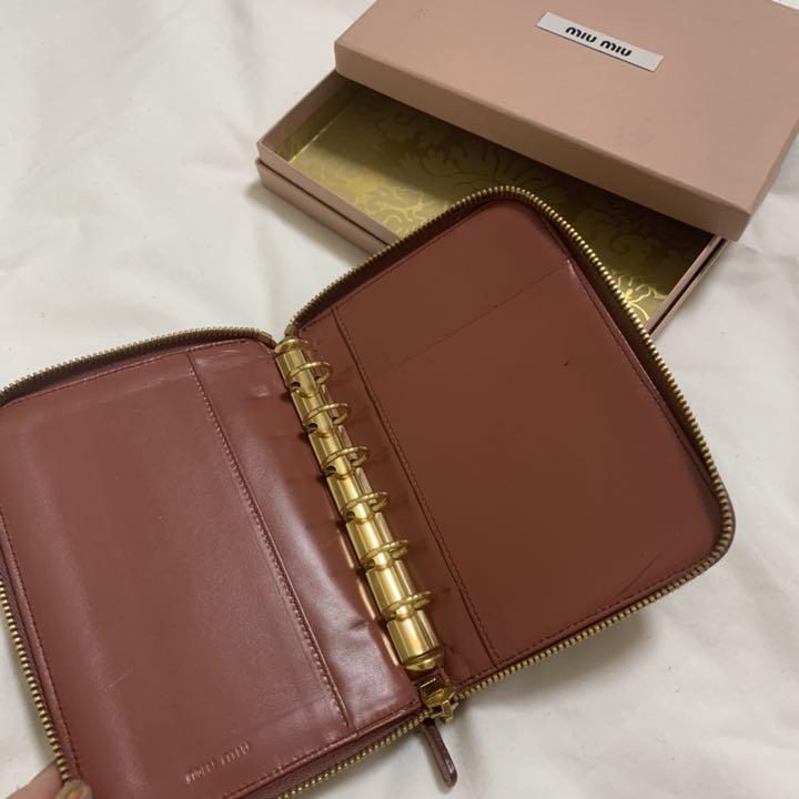 miumiu 定価約70,000円 スケジュールカバー 【限定特価】 スケジュール miumiu 定価約70,000円 スケジュールカバー 【限定特価】 スケジュール