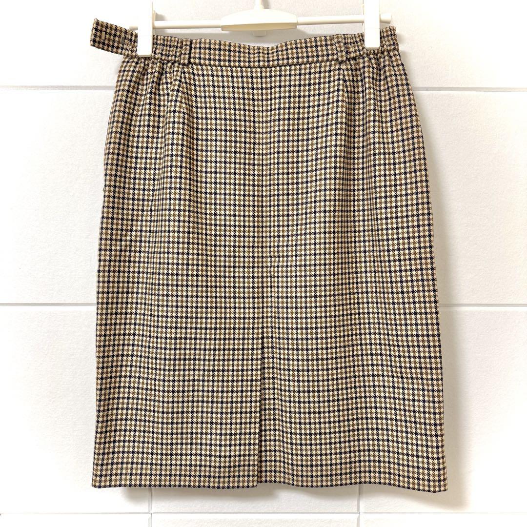 新品 Aquascutum チェック柄タイトスカート（ベージュ・ネイビー）
