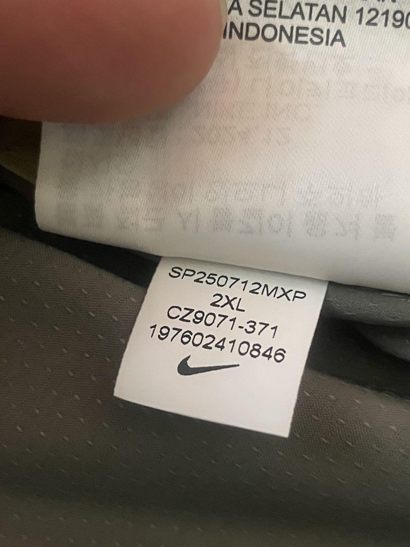 新品未使用　2XL NIKE ナイキランニング ウィンドランナー ジャケット