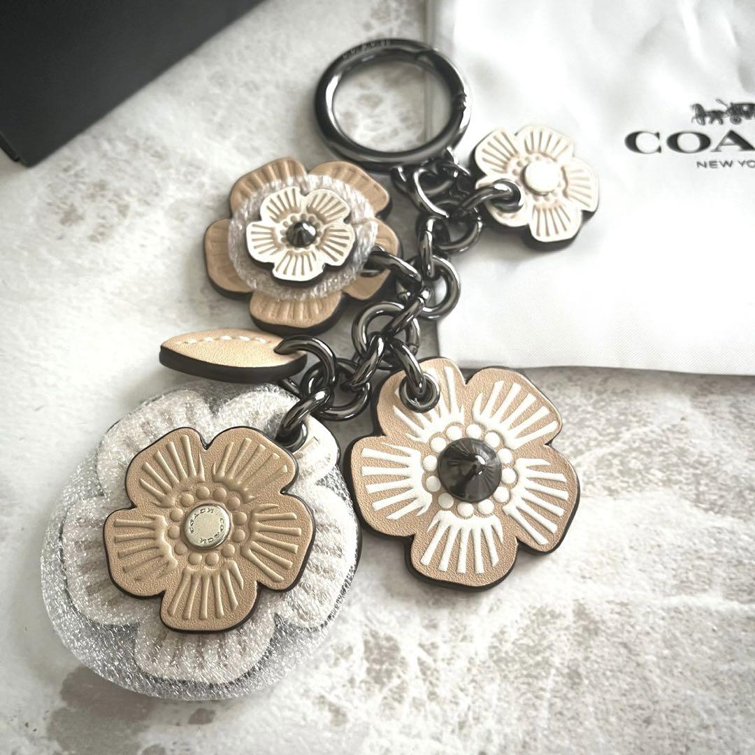 新品未使用】コーチ☆COACH☆ティーローズ☆花☆キーホルダー