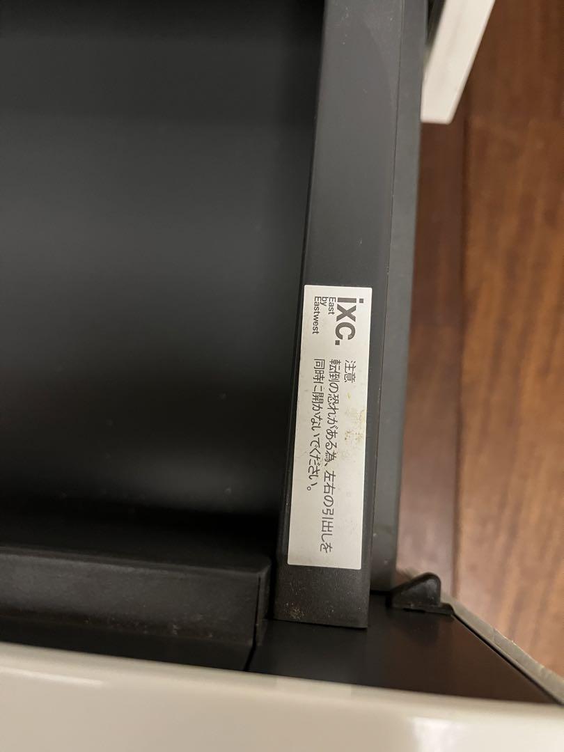 イタリア高級家具ブランドのCassina(カッシーナ)のテレビ台の イタリア高級家具ブランドのCassina(カッシーナ)のテレビ台の